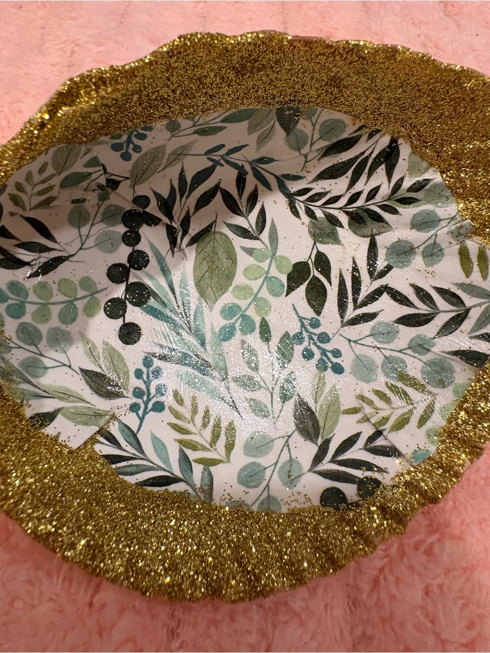 Botanical oyster shell trinket dish